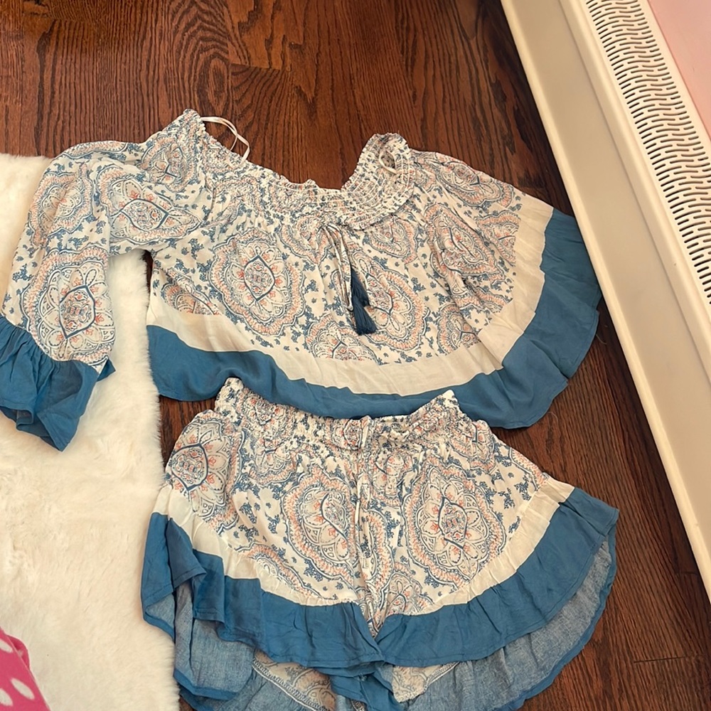 Two piece set